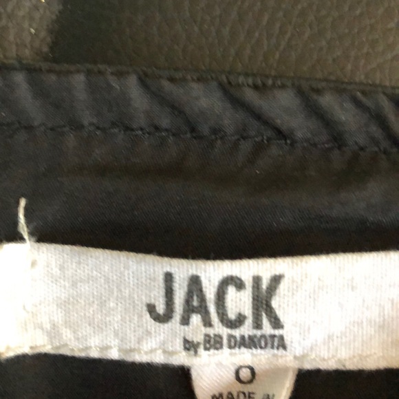 Black skirt - Picture 2 of 2